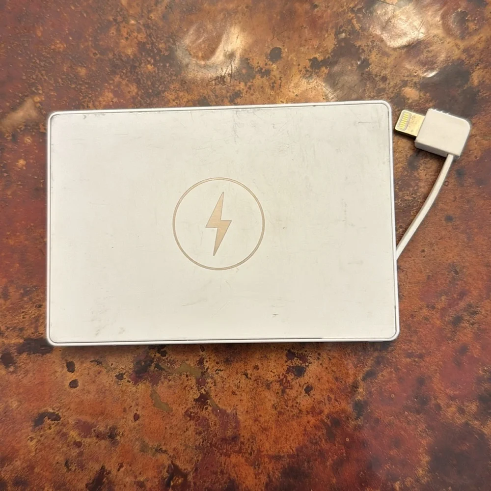 Clutch Pro lightning charger for iPhone 14 and older